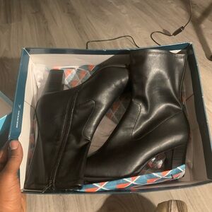 Elegant Black Ankle Boots